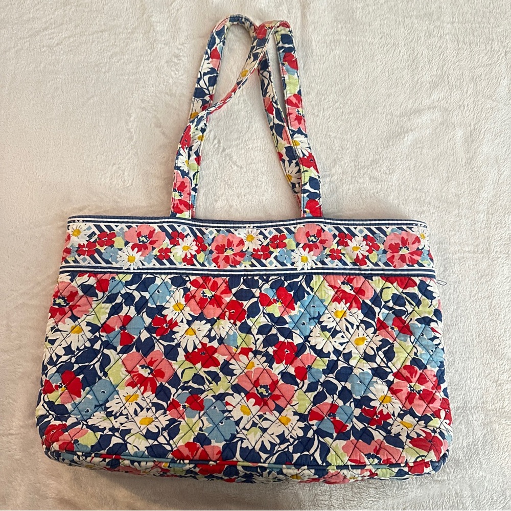 VERA BRADLEY Retired East West Tote in Summer Cottage Cotton Bag Floral Print